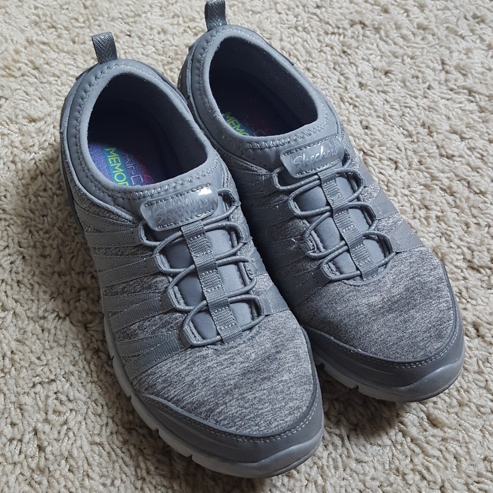 Skechers Gratis Shake It Off Sneaker size 6